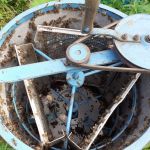 Пчёлы осушают медогон